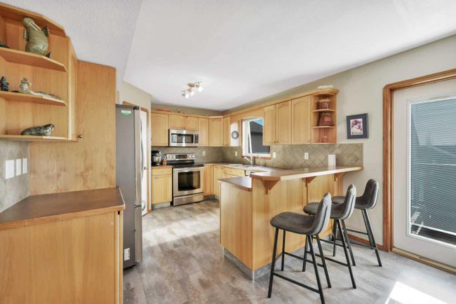 155 Inkster Close, Home with 3 bedrooms, 3 bathrooms and 2 parking in Red Deer AB | Image 5