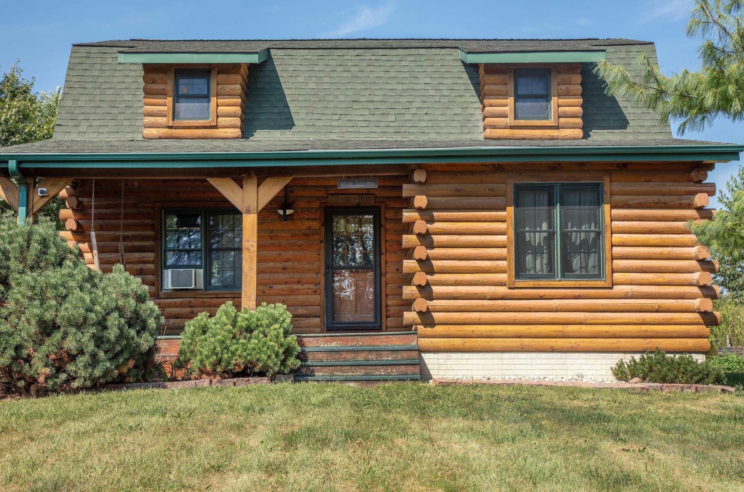 220th St, Waverly, IA 50677