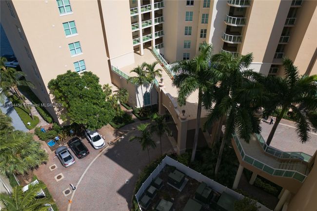 718 - 3330 Ne 190th St, Condo with 3 bedrooms, 3 bathrooms and null parking in Aventura FL | Image 19