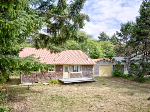 8845 Central Ct, Rockaway Beach, OR, 97136-9506 | Card Image