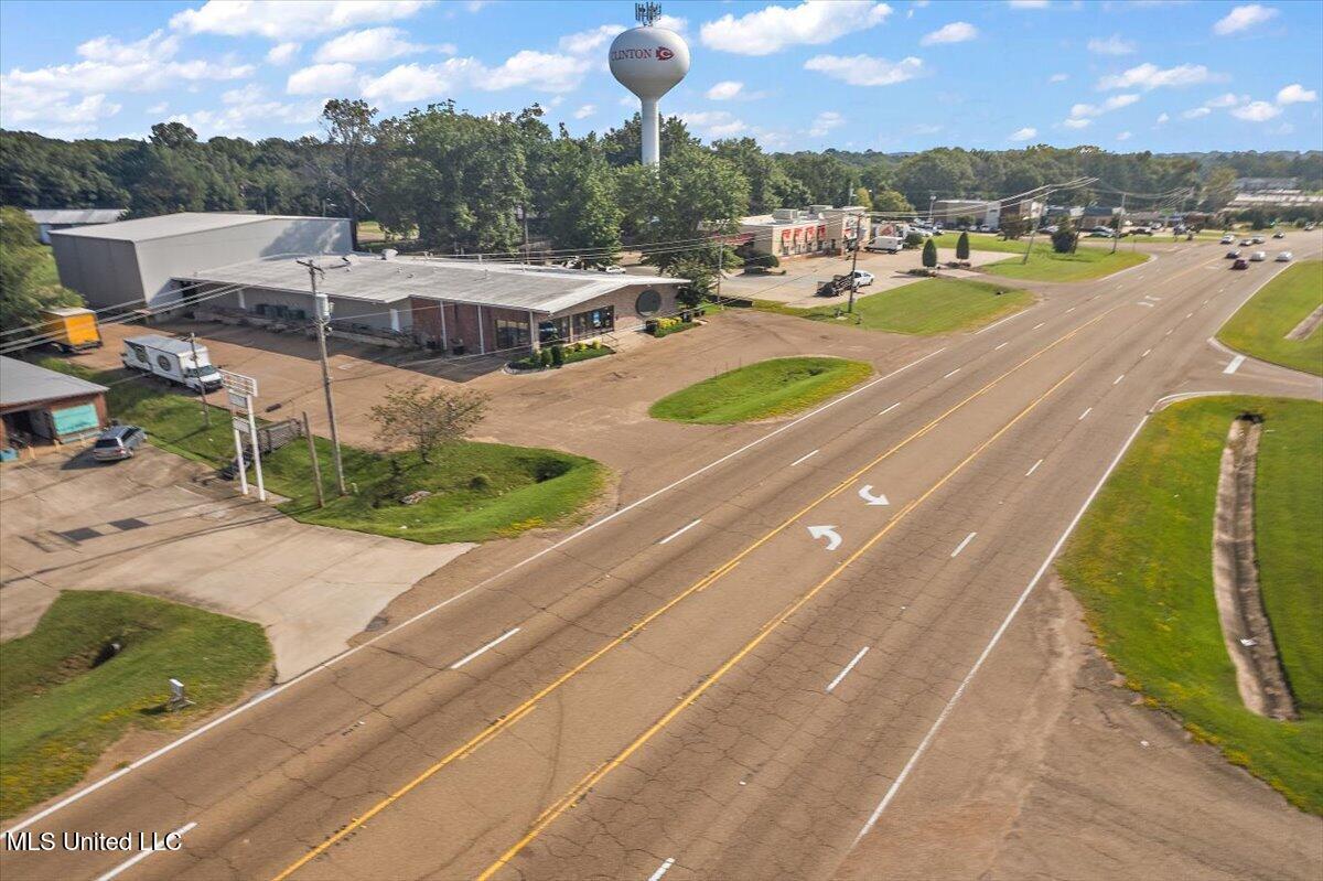 Commercial Sale in Clinton 3