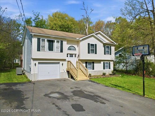 2108 Freedom Way, Pocono Summit, PA, 18346-7602 | Card Image