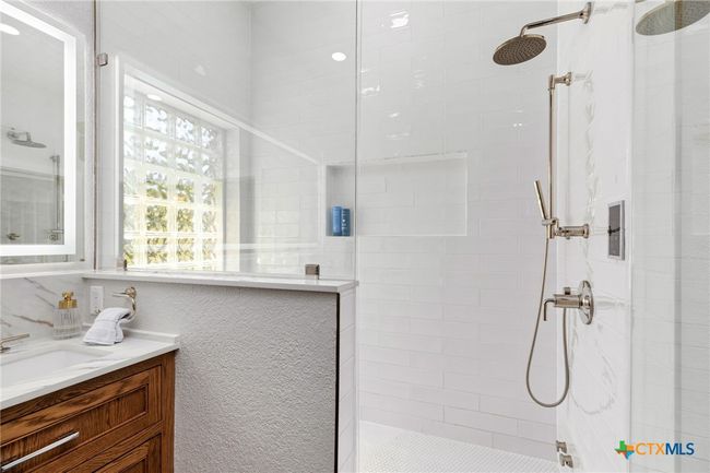 326 Red Bird Ln, House other with 4 bedrooms, 4 bathrooms and null parking in Kingsbury TX | Image 20