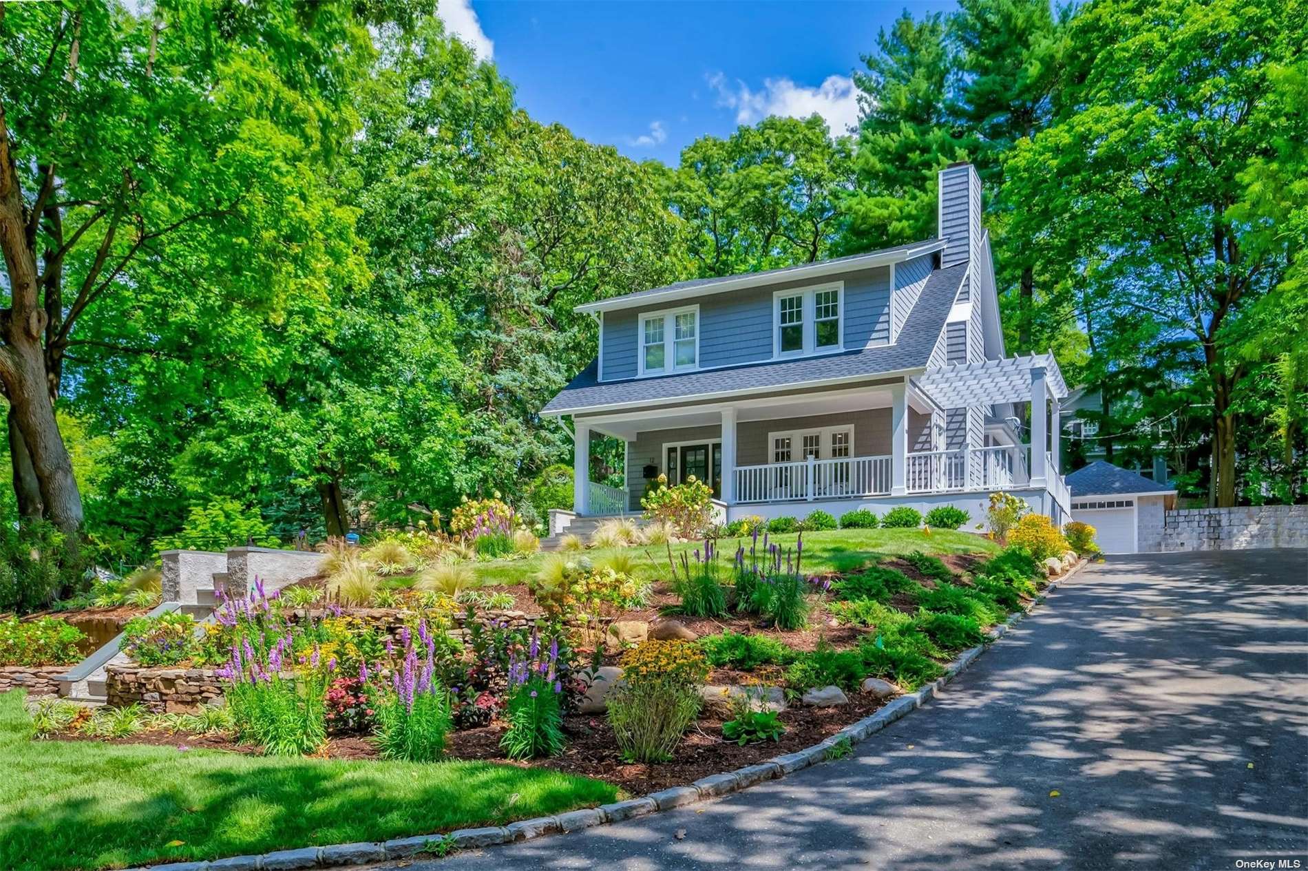 Hillside Ave, Port Washington, NY 11050