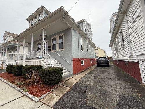 99 Hatch St, New Bedford, MA, 02745-6026 | Card Image