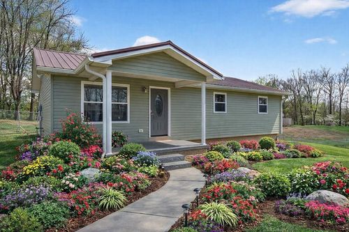 435 Heather Dr, Sparta, TN, 38583-4809 | Card Image