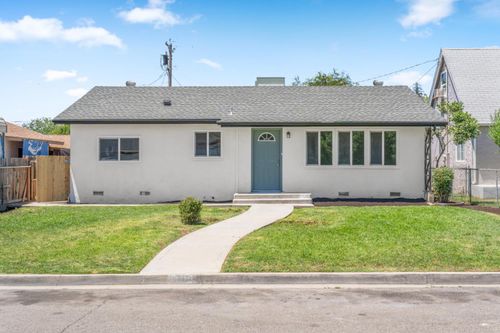 1105 Hoag Ave, Sanger, CA, 93657-3024 | Card Image