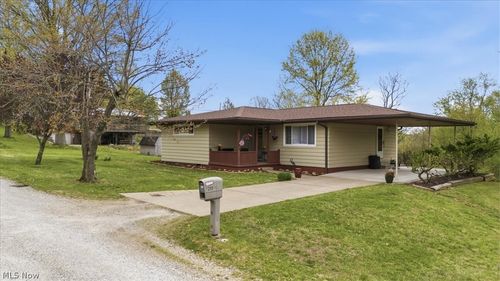 215 Highland Lake Ter, Washington, WV, 26181-8262 | Card Image