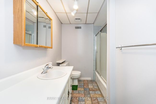 6234 Yonge St, House other with 7 bedrooms, 4 bathrooms and 15 parking in Churchill ON | Image 37