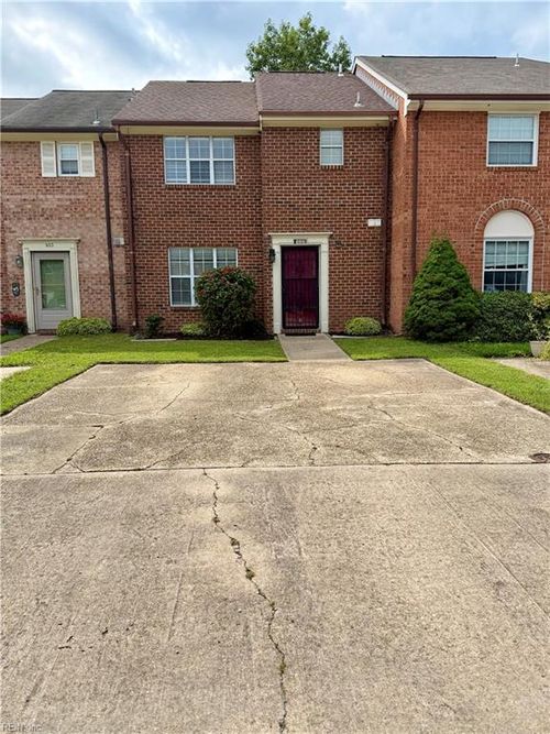937 Welch Cir, Virginia Beach, VA, 23452-4652 | Card Image