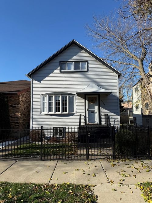 3736 S Parnell Avenue, CHICAGO, IL, 60609 | Card Image