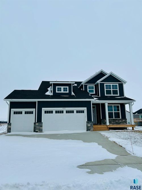 2005 N Valley View Rd Road, Sioux Falls, SD, 57107 | Card Image