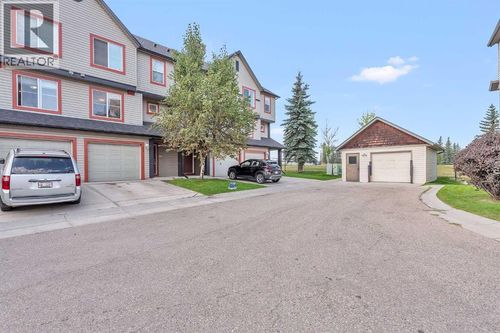 125 Copperfield Lane Se, Calgary, AB, T2Z4S9 | Card Image
