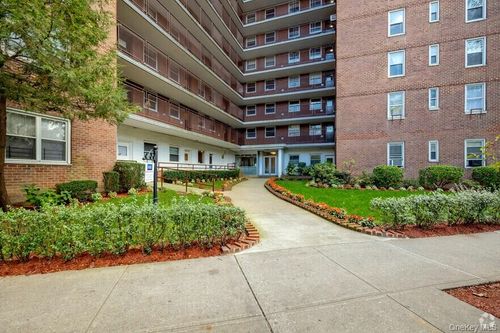 9f-97-10 62nd Dr, Rego Park, NY, 11374-1305 | Card Image
