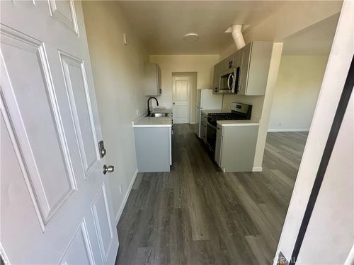 6324 Franklin Ave, Hollywood, CA, 90028-5086 | Card Image