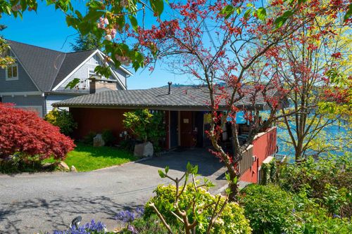 4455 Harris Place, North Vancouver, BC, V7G1E9 | Card Image