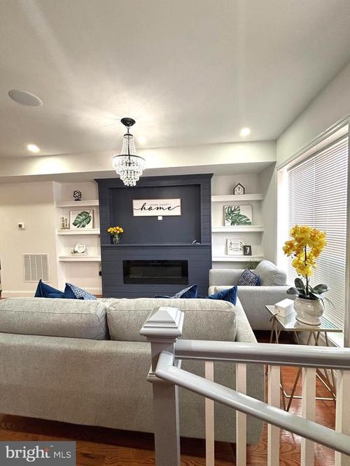 1727 N Washington St, BALTIMORE, MD, 21213-2435 | Card Image