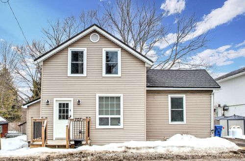 707 Queen St, Neustadt, ON, N0G2M0 | Card Image