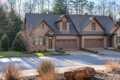 28 Meadow Village Ln, Asheville, NC, 28803-6606 | Card Image