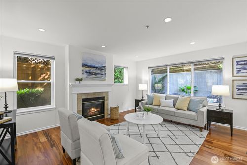 apt-s207-8750 Greenwood Ave N, Seattle, WA, 98103-3680 | Card Image