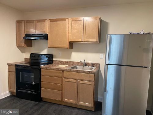 first-floor-rear-145 Chester St, LANCASTER, PA, 17602-3653 | Card Image