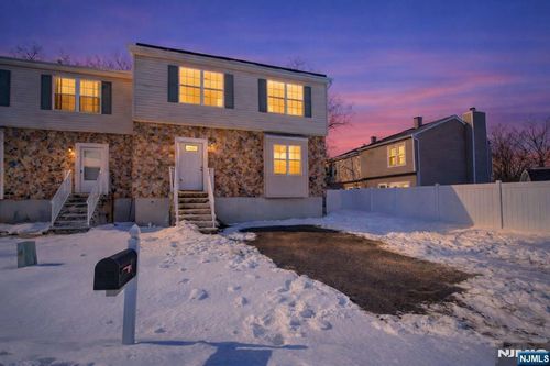 1 Kent Ct, Lawrence, NJ, 08648-5519 | Card Image