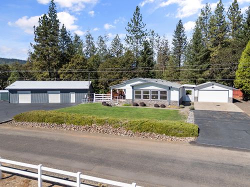 549 Rogue Air Dr, Shady Cove, OR, 97539-9750 | Card Image