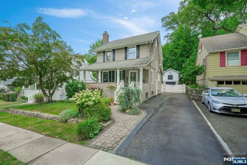 39 Payne Ave, Midland Park, NJ, 07432-1629 | Card Image