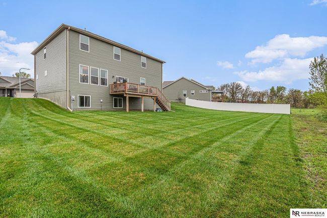 18514 Olive Cir, House other with 4 bedrooms, 4 bathrooms and 3 parking in Omaha NE | Image 35