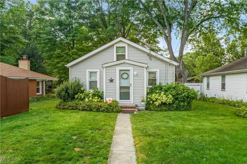 35 Bayview Dr, Beloit, OH, 44609-9420 | Card Image