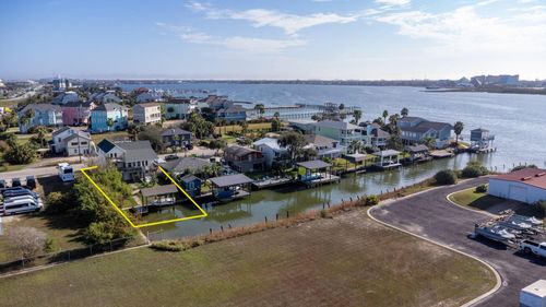 1003 Commodore Dr, Galveston, TX, 77554-9150 | Card Image