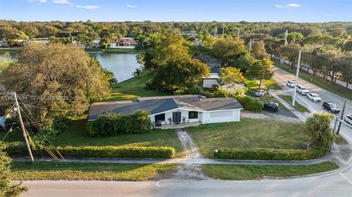 8690 Sw 104th St, Miami, FL, 33156-3560 | Card Image