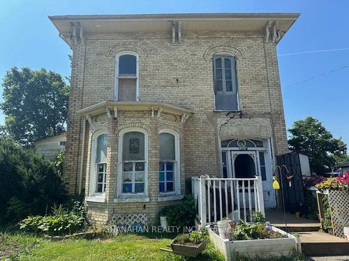 8107 Sydenham St, Alvinston, ON, N0N1A0 | Card Image