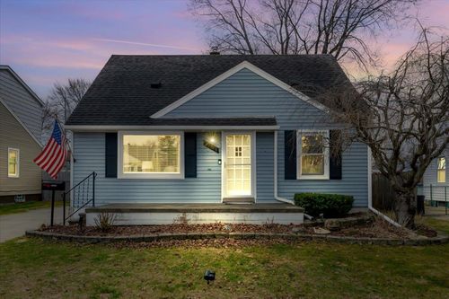 21706 Revere St, Saint Clair Shores, MI, 48080-3952 | Card Image