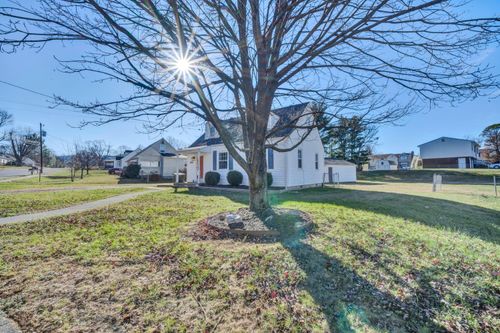 2001 Mountain Ave, Salem, VA, 24153 | Card Image