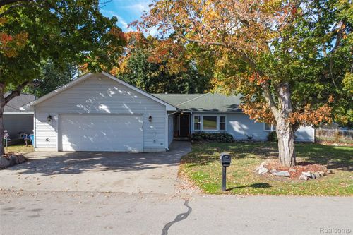 111 N Ann St, Byron, MI, 48418-9137 | Card Image