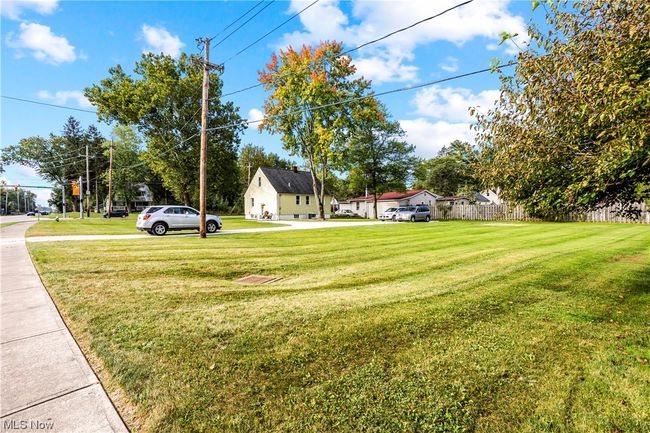 View of yard | Image 30