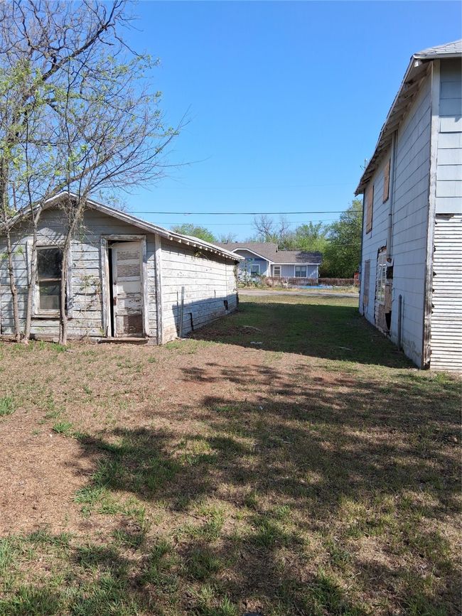 208 E 4 Th St, House other with 2 bedrooms, 2 bathrooms and null parking in Coleman TX | Image 4