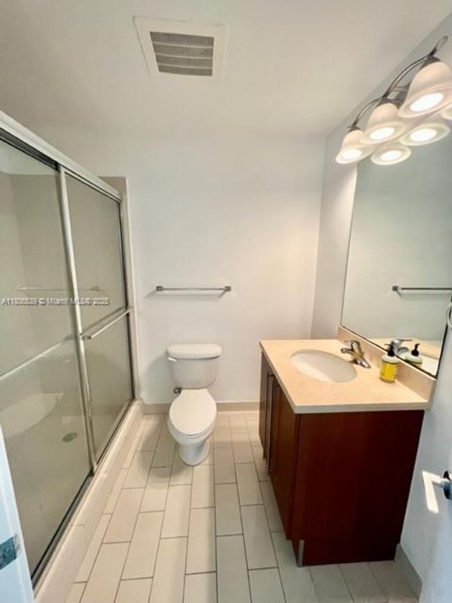 APT-1219 - 1111 Sw 1 St Ave, Condo with 2 bedrooms, 2 bathrooms and null parking in Miami FL | Image 6