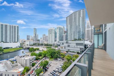 712 - 88 Sw 7th Street, Condo with 3 bedrooms, 3 bathrooms and null parking in MIAMI FL | Image 1