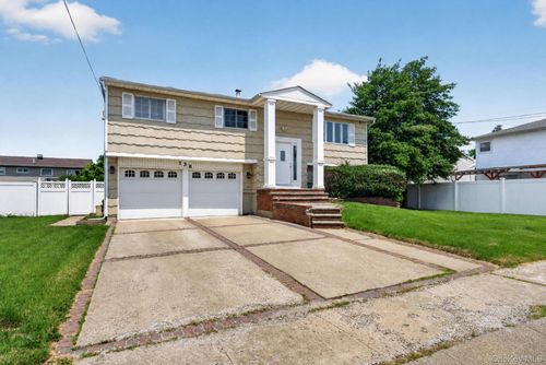 138 Spring St, Massapequa, NY, 11758-6838 | Card Image