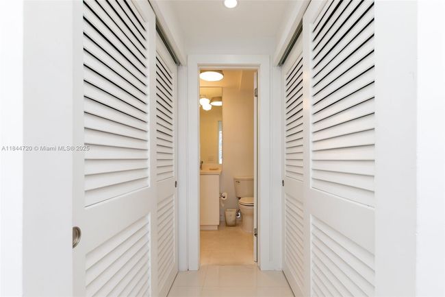 APT-5B - 77 Crandon Blvd, Condo with 1 bedrooms, 2 bathrooms and null parking in Key Biscayne FL | Image 29