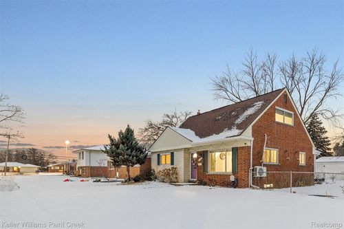 29143 Dover Ave, Warren, MI, 48088-3640 | Card Image