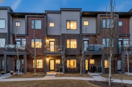 247 Greenbriar Common Nw, Calgary, AB, T3B6J3 | Card Image