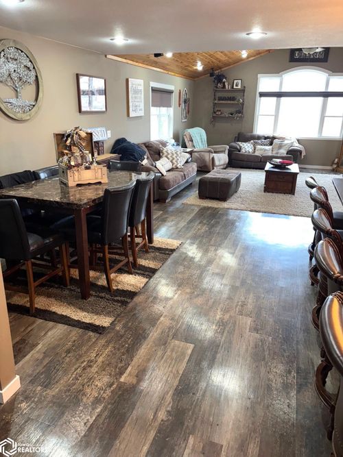 4607 580th Ave, West Bend, IA, 50597-8000 | Card Image