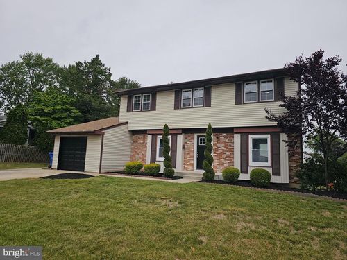 102 Forrest Dr, BLACKWOOD, NJ, 08012-1415 | Card Image