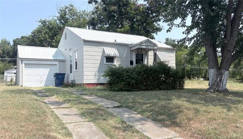 1610 Claremore Ave, Pawhuska, OK, 74056-1743 | Card Image