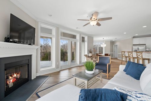 apt-215-400 Warioto Way, Ashland City, TN, 37015-1359 | Card Image