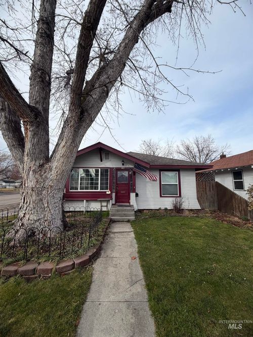 411 S Wardwell Ave, Emmett, ID, 83617-2945 | Card Image