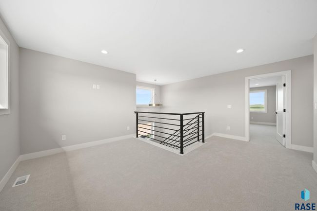 6604 E Hawker Cir, House other with 5 bedrooms, 4 bathrooms and null parking in Sioux Falls SD | Image 20